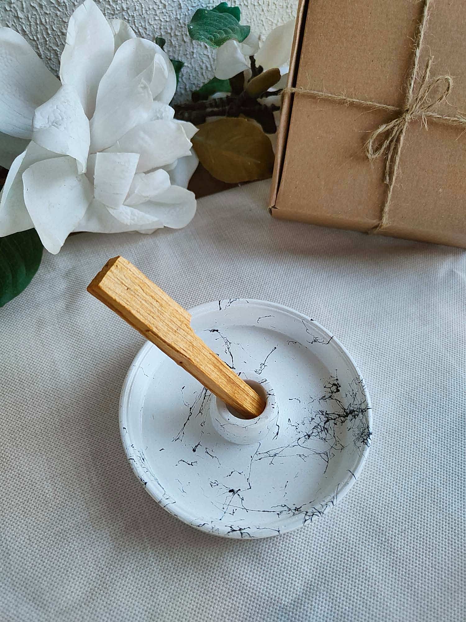 beyaz palo santo tütsülük